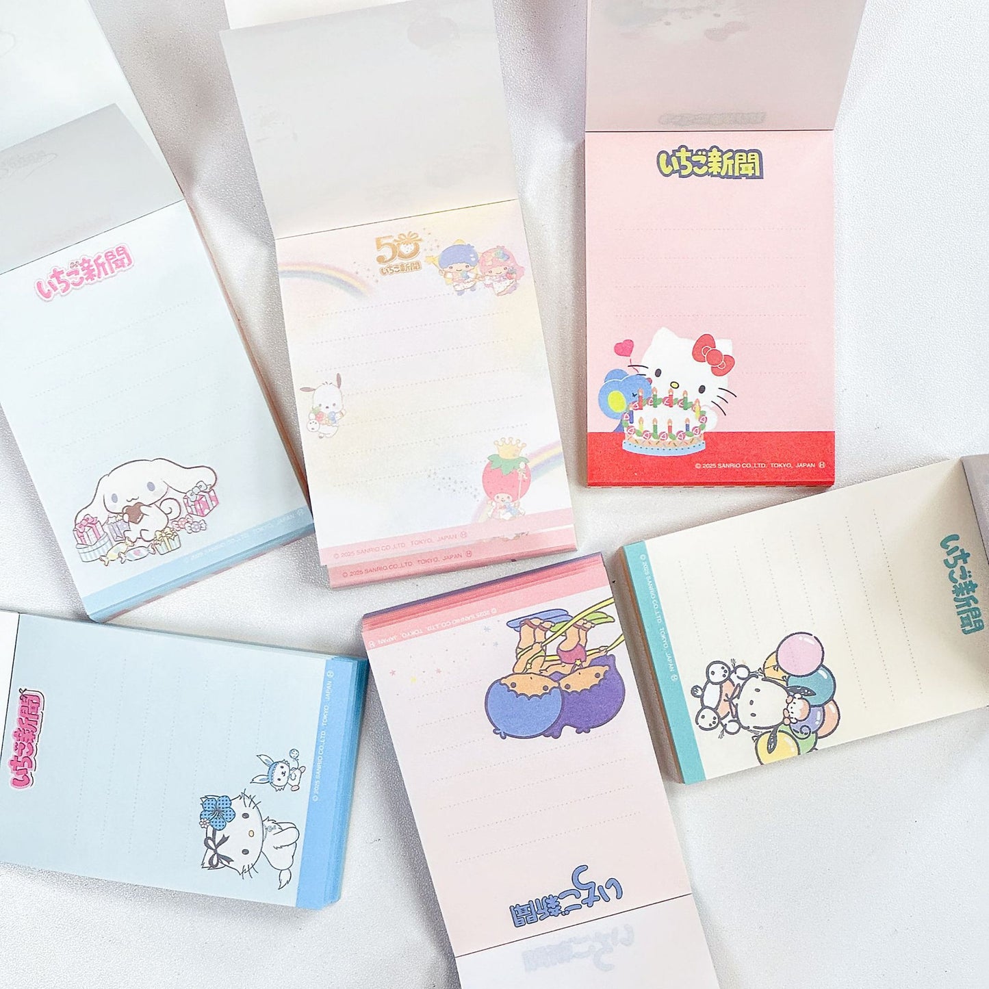 Sanrio Characters Memo Pad - Strawberry News